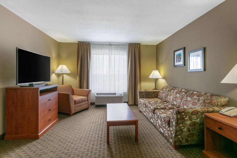 Comfort & I-57 Hotel 2*