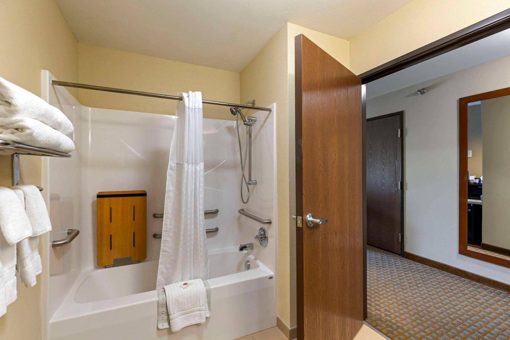 Comfort & I-57 Hotel